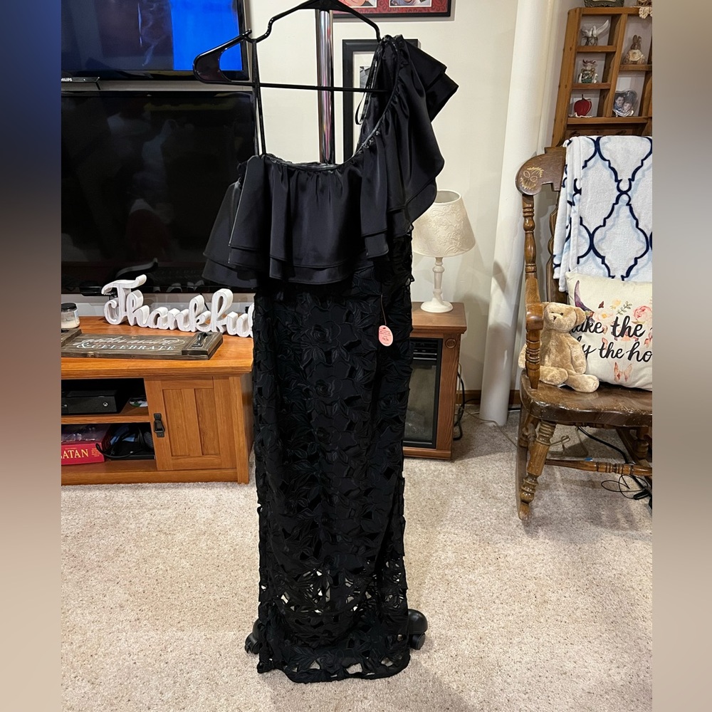 Chi Chi London dress NWT